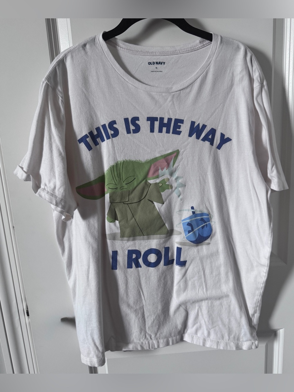 Old Navy Cream Color Tee Baby Yoda/Grogu Graphic and Blue Text-XL